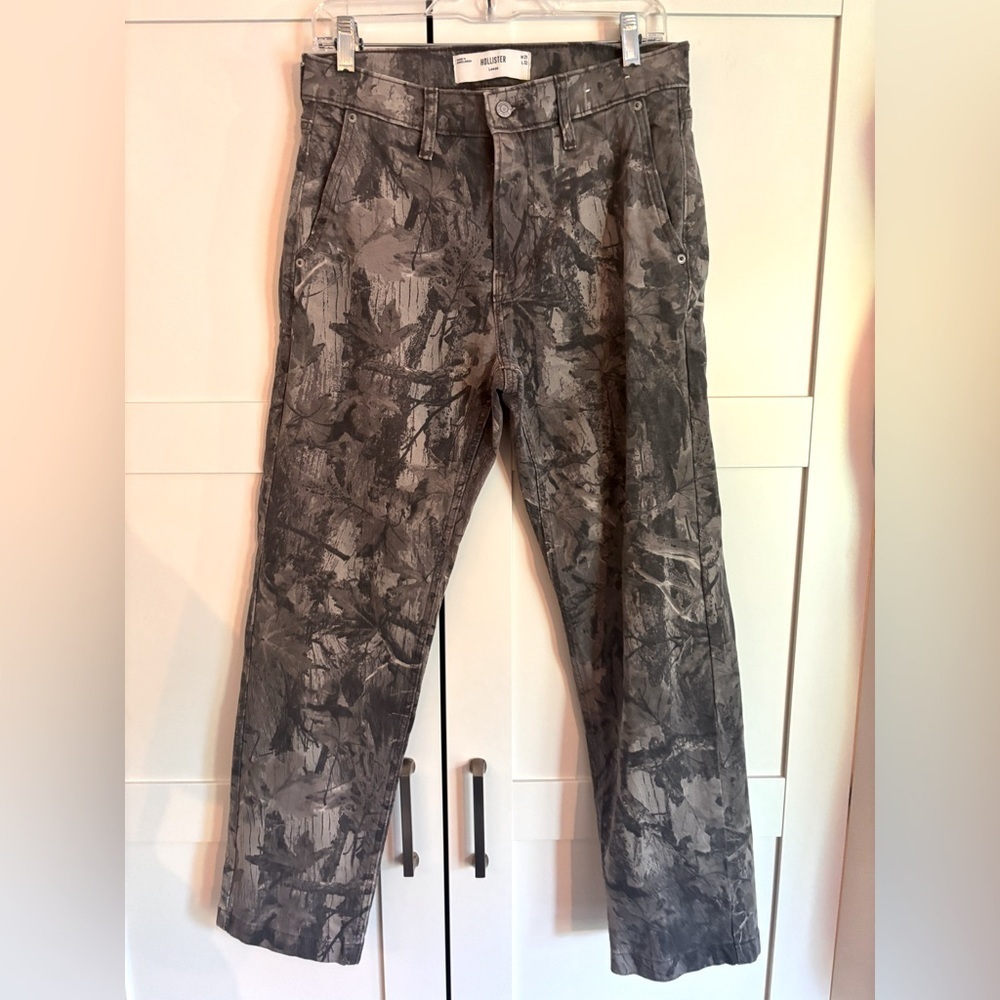 Hollister Men’s Camo Loose Jeans - size 29 w x 32 - Picture 4 of 8